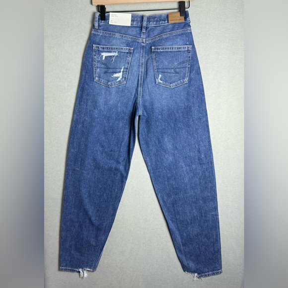 American Eagle Women’s Hight-Rise Relaxed Mom Jean Distressed Denim Size 0R NWT - Picture 2 of 16